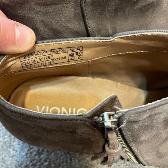 **Vionic Booties** - Picture 4 of 6